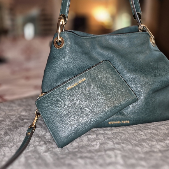 Michael Kors Green Leather Shoulder Bag and Wallet - Picture 1 of 2